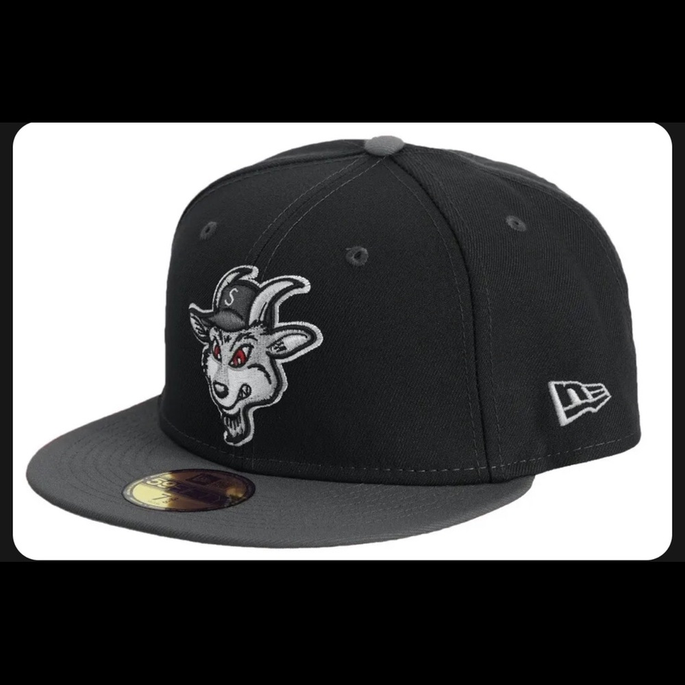 SUPREME GOAT NEW ERA/ BLACK SIZE 7 5/7 HAT/ SS22